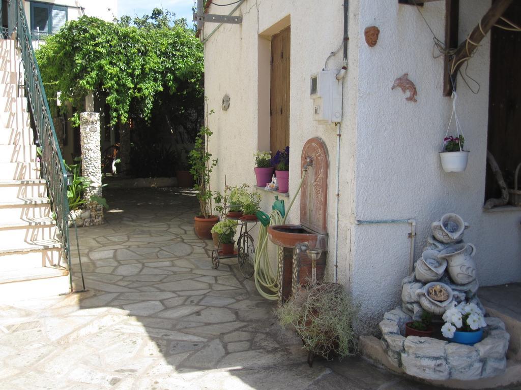Gorgona Apartment Milina Luaran gambar